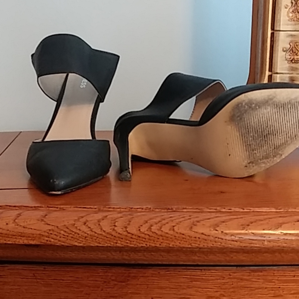 Express Heels - Picture 2 of 2